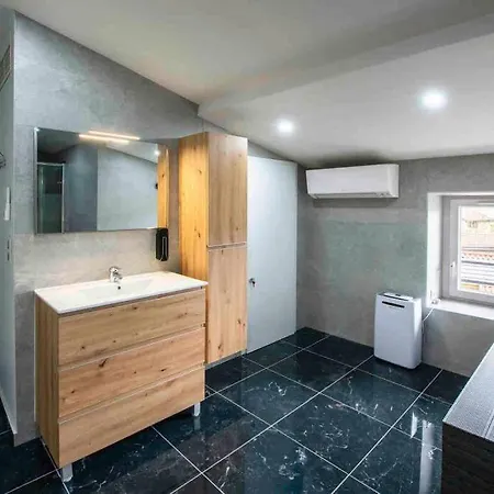 Apartment Jacuzzi Hammam Francheville (Rhone)